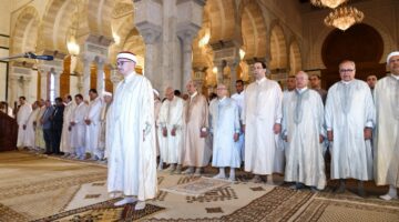 موعد صلاة عيد الفطر في تونس 1446-2025 وعبارات تهنئة عيد الفطر المبارك