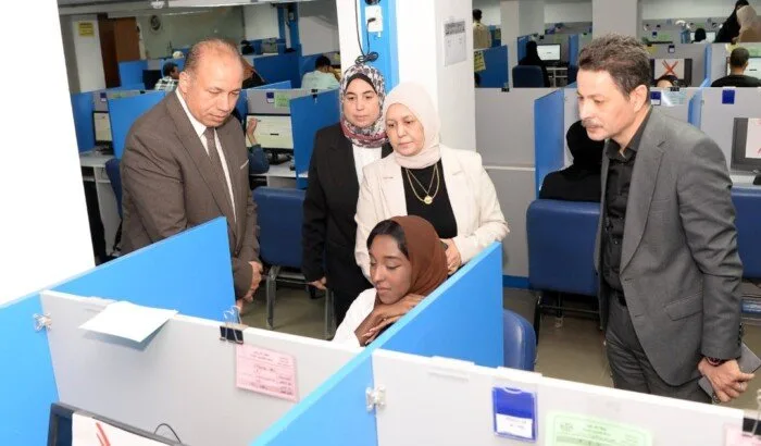 جولة رئيس جامعة المنصورة بكليتي السياحة والفنادق والصيدلة لمتابعة أعمال الامتحانات