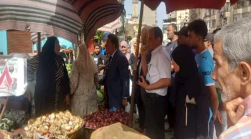 جولة محافظ الدقهلية في سوق الخضروات لمتابعة الأسعار.. صور