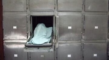 سيارة تدهس رجلاً في إحدى قرى الدقهلية.. مصرع شخص أثناء عبوره الطريق