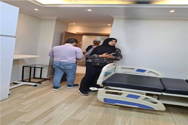 ضبط  عيادات ومراكز مخالفة وتشغيل غير مؤهلين خلال  حملات مفاجئة لصحة الدقهلية

العنوان الجديد المقترح:

حملات مفاجئة بالدقهلية تضبط تشغيل غير مؤهلين و10 عيادات ومراكز مخالفة