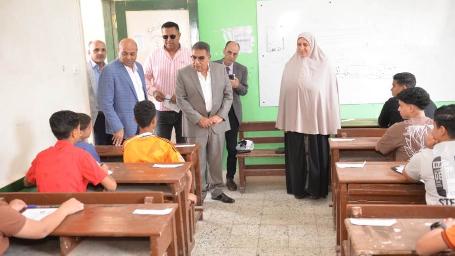 متابعة محافظ الدقهلية.. لجان امتحانات الشهادة الإعدادية والدبلومات الفنية