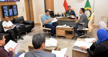 محافظ الدقهلية يناقش طلبات القروض بدون فوائد المقدمة لجهاز شباب الخريجين