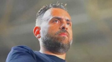 الظهور الرسمي الأول لـ جون إدوارد كمدير رياضي لنادي الزمالك في مراسم قرعة الدوري 2025..
