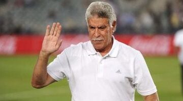 تعافي حسن شحاتة وخروجه من المستشفى بعد إجراء عملية جراحية