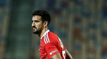 الأهلي يراجع حالة بن رمضان قبل مران اليوم لحسم مشاركته في مباراة بيراميدز