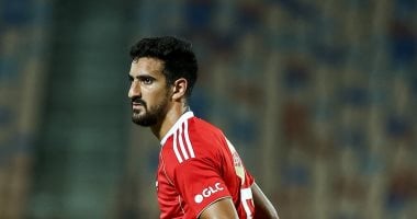 الأهلي يراجع حالة بن رمضان قبل مران اليوم لحسم مشاركته في مباراة بيراميدز