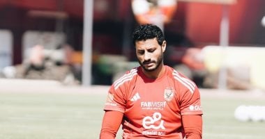 محمد الشناوي يواصل تألقه في حراسة مرمى الأهلي خلال مواجهة بيراميدز بالدوري 2025