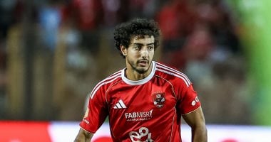 محمد هاني يتصدر الجبهة اليمنى للأهلي أمام بيراميدز في 2025