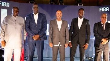مراسم تكريم مدحت وردة خلال فعاليات بطولة لافروباسكت لكرة السلة في أنجولا 2025