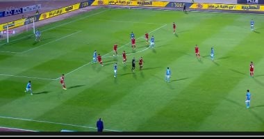 مودرن سبورت يواصل تفوقه 1-0 على بيراميدز في شوط أول مثير بالدوري