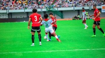 إصابة عمر مرموش في مباراة مصر وبوركينا فاسو.. أسامة فيصل يحل بديلاً له