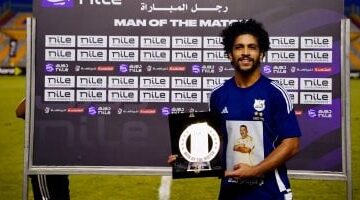 العجوز يمنح جائزة أفضل لاعب في مباراة إنبى والإسماعيلى.. تقديراً لجهود أخصائي التدليك في 2025