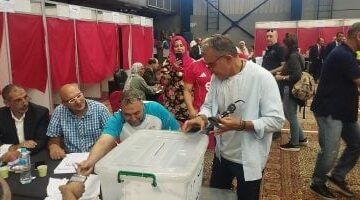 خالد مرتجي يشهد عمومية لائحة الأهلي بتسجيل صوته.. صور جديدة