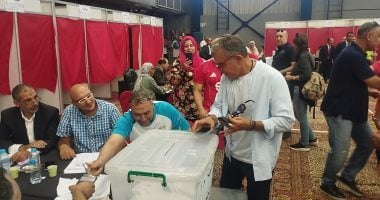 خالد مرتجي يشهد عمومية لائحة الأهلي بتسجيل صوته.. صور جديدة