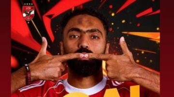 زيزو يمزح مع حسين الشحات بعد هدفه في القمة.. جسمه صغير لكن حركته نينجا