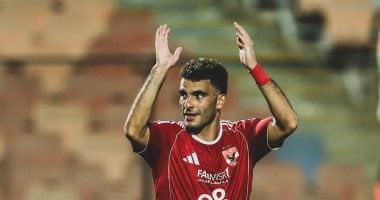 زيزو يهنئ أبطال الأهلي بعد تغلبهم على الزمالك.. تهاني خاصة لكريذيديه في صور احتفالية