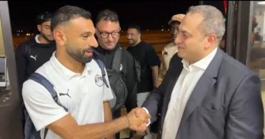 سفير مصر لدى بوركينا فاسو يلتقي محمد صلاح ويثني على الأداء القتالي للمنتخب في 2025