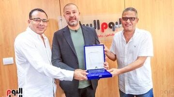 عبد الفتاح عبد المنعم يكرم أحمد دياب في ندوة مؤسسة اليوم السابع 2025.. صور حصرية