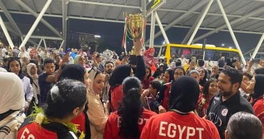 منتخب ناشئات اليد بطلات أفريقيا يحظين باستقبال مهيب بمطار القاهرة 2025