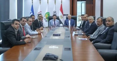 أبو ريدة يلتقي وزير الرياضة.. مناقشة تعزيز مبادرات تطوير كرة القدم