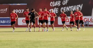 الأهلي يستكمل استعداداته النهائية.. مواجهة حاسمة أمام الاتحاد السكندري