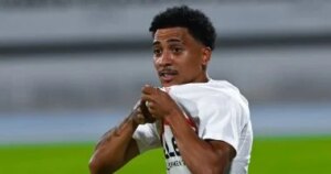 الزمالك يحسم ملف خوان بيزيرا ومحمود بنتايج قبل موعد فسخ العقود.. خطوات حاسمة لحل الأزمة