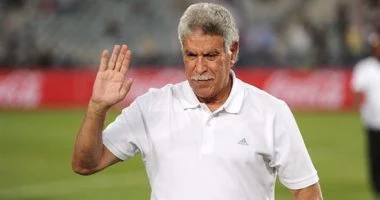 حسن شحاتة يغادر المستشفى اليوم.. ويستعد لإجراء جراحة منظار بعد أسبوع