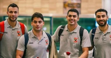 رجال يد الأهلي يعودون إلى مصر مبتسمين بعد التتويج بلقب أفريقيا