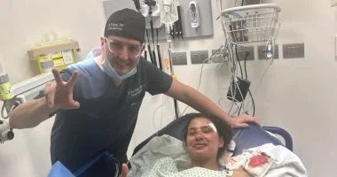 صورة جديدة لابتسام زايد لاعبة الدراجات عقب خضوعها لعملية تجميلية في الوجه.. تفاصيل الحالة الصحية