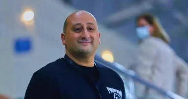 عمرو فتحى يعقد جلسات تحفيزية لفريق يد 2008 استعداداً لمباراة المغرب فى بطولة العالم.. رفع الروح القتالية والتحدي