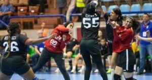 مواجهة حاسمة بين سيدات يد الأهلي وبترو أتلتيكو الأنجولي في نهائيات بطولة أفريقيا بالمغرب