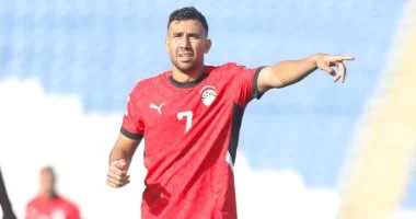 إبراهيم حسن.. تريزيجيه يبتعد عن معسكر منتخب مصر بسبب الإصابة