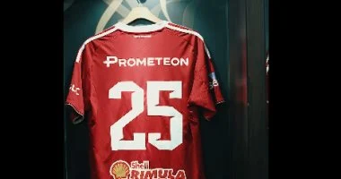 استعدادات الأهلي النهائية تحضيرا لمواجهة الزمالك في نهائي السوبر المصري.. جولة داخل غرفة الملابس