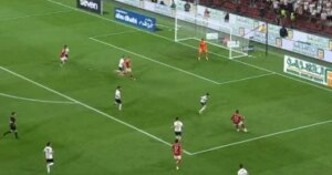 الأهلي والزمالك يشهدان تبادلاً للهجمات.. التعادل السلبي يسيطر على نصف الساعة الأولى