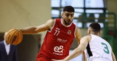 الأهلي يتخطى سبورتنج في مباراة الذهاب بنصف نهائي دوري المرتبط لكرة السلة