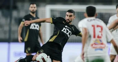 بيراميدز يشن هجمات مكثفة.. والزمالك يصمد ويستمر في التعادل السلبي بعد ساعة من اللعب