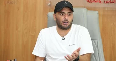 عماد متعب يشير لتأثير تبديل الجهاز الفني على أداء الأهلي.. ويكشف معاناة الفريق في خط الهجوم والظهير الأيسر