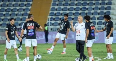 منتخب مصر يستعد لمواجهة أوزبكستان بتدريبات مكثفة على ملعب العين.. صور حصرية