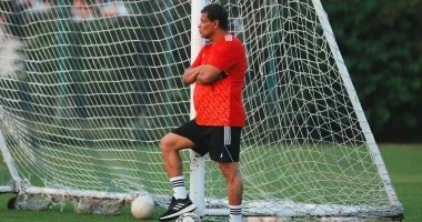 علاء عبد العال يهاجم نظام الدوري ويكشف أزمة الأهلي مع المدربين وظلم زيزو